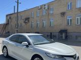 Toyota Camry 2018 годаүшін13 800 000 тг. в Актобе – фото 2