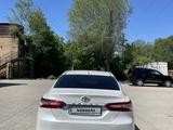 Toyota Camry 2018 годаүшін13 800 000 тг. в Актобе – фото 4