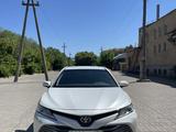 Toyota Camry 2018 годаүшін13 800 000 тг. в Актобе – фото 3