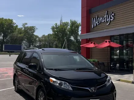 Toyota Sienna 2017 года за 14 650 000 тг. в Алматы – фото 9