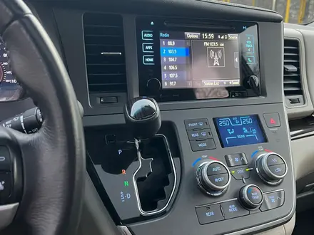 Toyota Sienna 2017 года за 14 650 000 тг. в Алматы – фото 20