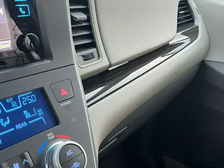 Toyota Sienna 2017 года за 14 650 000 тг. в Алматы – фото 22