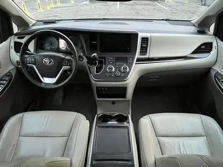 Toyota Sienna 2017 года за 14 650 000 тг. в Алматы – фото 23