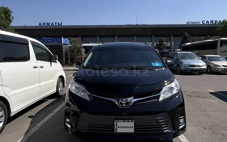 Toyota Sienna 2017 года за 14 650 000 тг. в Алматы