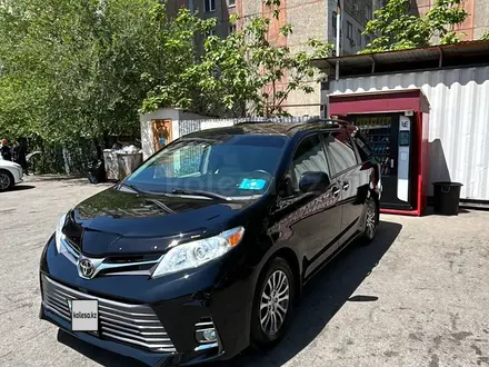 Toyota Sienna 2017 года за 14 650 000 тг. в Алматы – фото 6