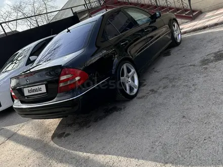 Mercedes-Benz E 500 2004 года за 7 800 000 тг. в Шымкент – фото 7