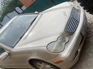 Mercedes-Benz C 320