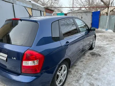 Kia Cerato 2005 года за 2 000 000 тг. в Актобе – фото 3