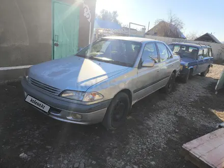 Toyota Carina 1996 года за 1 850 000 тг. в Урджар – фото 2