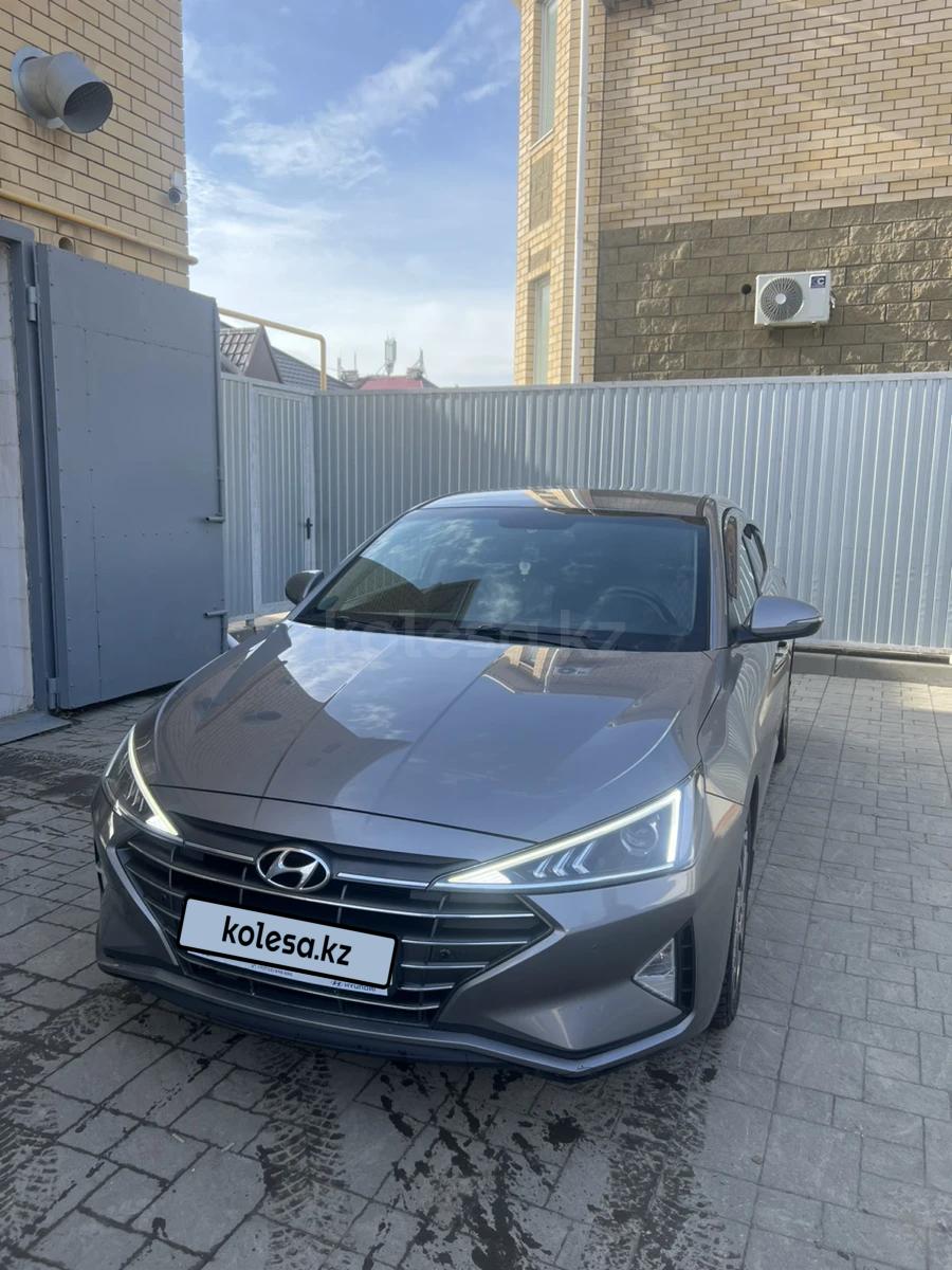 Hyundai Elantra 2019 г.