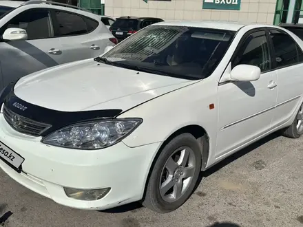 Toyota Camry 2005 года за 3 500 000 тг. в Актобе – фото 2