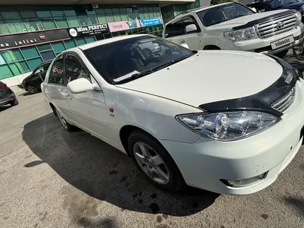 Toyota Camry 2005 года за 3 500 000 тг. в Актобе – фото 3
