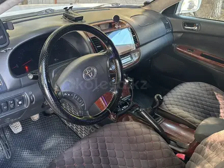 Toyota Camry 2005 года за 3 500 000 тг. в Актобе – фото 7