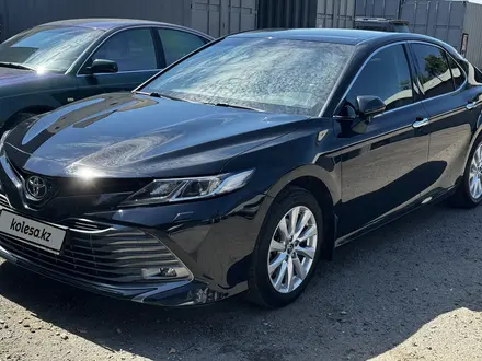 Toyota Camry 2019 года за 13 500 000 тг. в Павлодар – фото 2