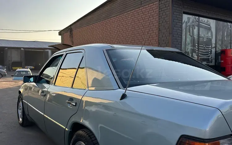 Mercedes-Benz E 280 1992 года за 2 900 000 тг. в Алматы