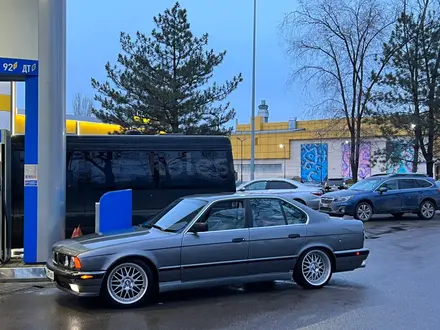BMW 525 1988 года за 3 200 000 тг. в Алматы – фото 2