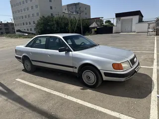 Audi 100