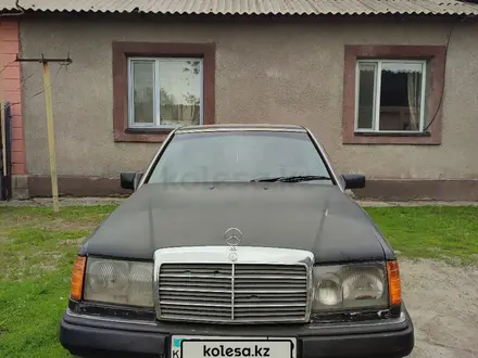 Mercedes-Benz E 230 1991 года за 750 000 тг. в Алматы