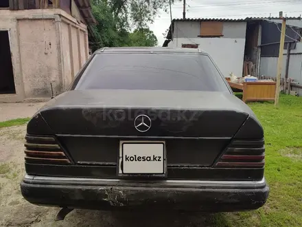 Mercedes-Benz E 230 1991 года за 750 000 тг. в Алматы – фото 2