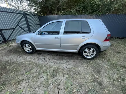 Volkswagen Golf 2001 года за 2 850 000 тг. в Уральск – фото 2