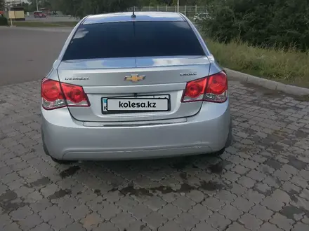 Chevrolet Cruze 2012 года за 3 900 000 тг. в Астана – фото 3