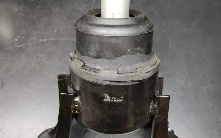 Опора (подушка) двигателя правая (гидравлическая) от Mazda 6 GG. за 20 000 тг. в Астана