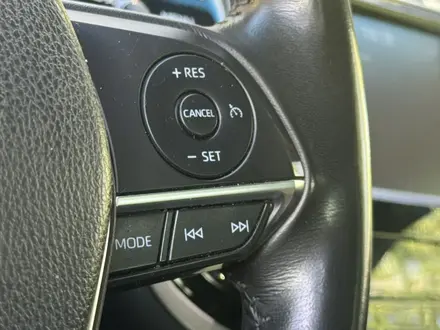 Toyota Camry 2019 года за 12 000 000 тг. в Семей – фото 20