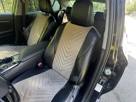 Toyota Camry 2019 года за 12 000 000 тг. в Семей – фото 22