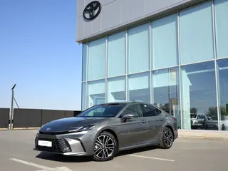 Toyota Camry Luxe eCVT