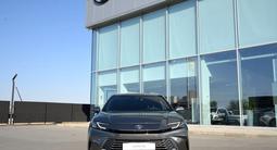 Toyota Camry Luxe eCVT 2026 года за 24 190 000 тг. в Шымкент – фото 5