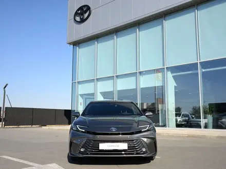 Toyota Camry Luxe eCVT 2026 года за 24 190 000 тг. в Шымкент – фото 5