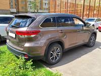 Toyota Highlander 2019 годаfor19 000 000 тг. в Астана