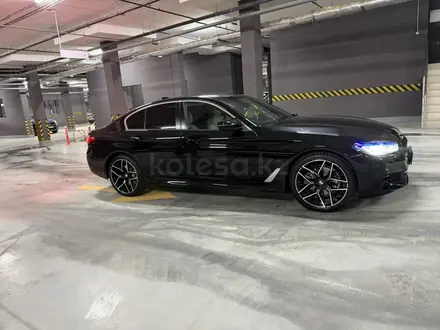 BMW 520 2020 года за 16 995 000 тг. в Алматы – фото 25
