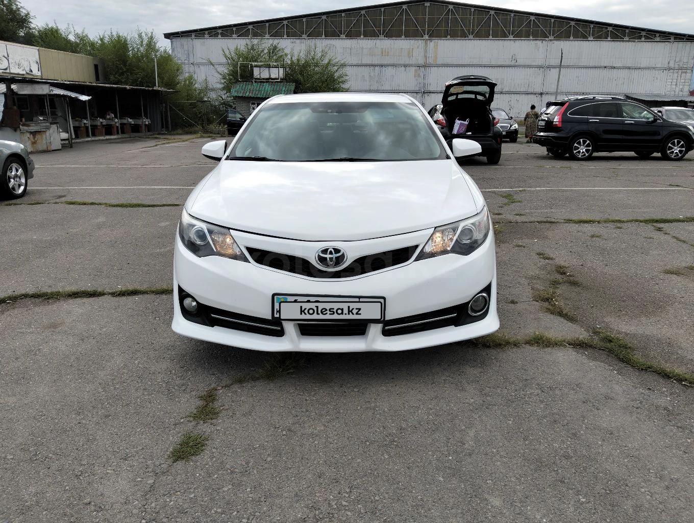 Toyota Camry 2013 г.