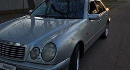 Mercedes-Benz E 320 1997 года за 2 600 000 тг. в Тараз – фото 3