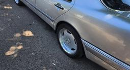 Mercedes-Benz E 320 1997 года за 2 600 000 тг. в Тараз – фото 4