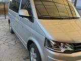 Volkswagen Multivan 2014 года за 20 000 000 тг. в Уральск – фото 2