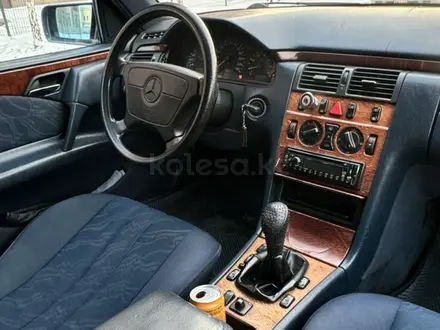 Mercedes-Benz E 200 1997 года за 2 600 000 тг. в Астана – фото 7