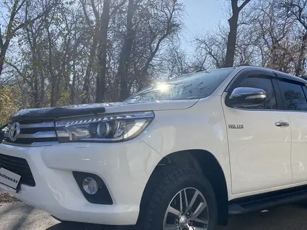 Toyota Hilux 2017 года за 17 800 000 тг. в Шымкент – фото 2