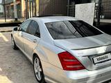 Mercedes-Benz S 550 2007 года за 4 700 000 тг. в Шымкент – фото 2