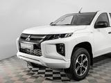 Mitsubishi L200 DC Invite+ 2022 годаfor13 490 000 тг. в Алматы – фото 4