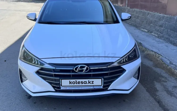 Hyundai Elantra 2019 года за 9 600 000 тг. в Астана
