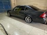 Mercedes-Benz E 320 2003 годаfor4 000 000 тг. в Жанаозен – фото 4