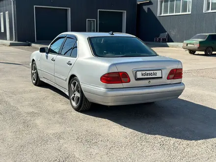 Mercedes-Benz E 320 1999 года за 4 000 000 тг. в Атбасар – фото 7