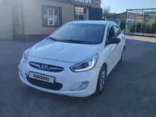 Hyundai Accent, 2011