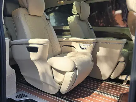 Mercedes-Benz V 250 2024 года за 45 000 000 тг. в Астана – фото 11