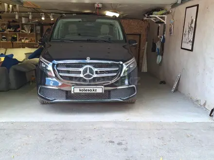 Mercedes-Benz V 250 2024 года за 45 000 000 тг. в Астана – фото 12