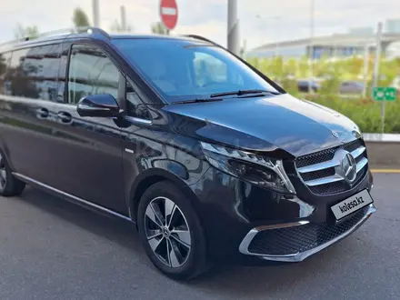 Mercedes-Benz V 250 2024 года за 45 000 000 тг. в Астана – фото 2