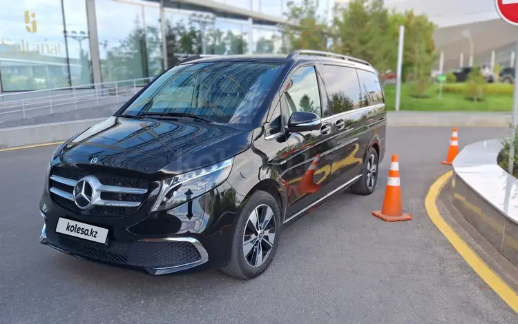 Mercedes-Benz V 250 2024 года за 45 000 000 тг. в Астана