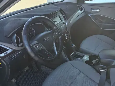 Hyundai Santa Fe 2018 года за 7 000 000 тг. в Актобе – фото 2